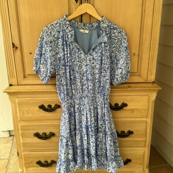 entro | Dresses | Entro Small Light Blue And White Dress Euc | Poshmark